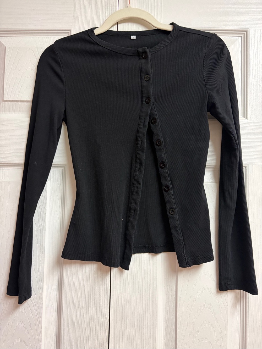 Black Women's Long-Sleeve Button-Front cardigan